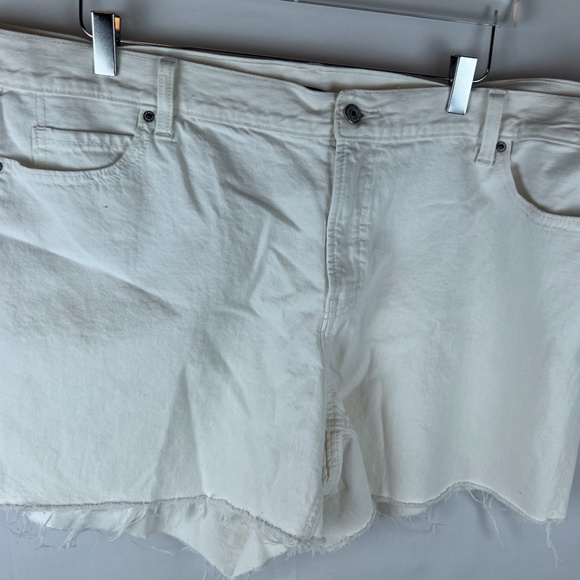 NWT: old navy High-Waisted Secret-Slim Pockets Slouchy White Cut-Off Jean Shorts - Picture 3 of 11